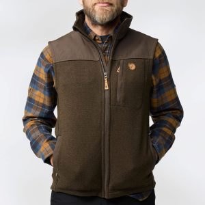 Buck_Fleece_Vest_M_81727-633_G_MODEL_FJR