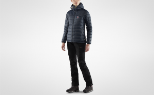 Expedition_Pack_Down_Hoodie_W_86122-560_C_MODEL_FJR