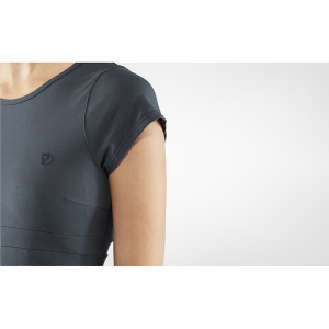 F89917_SS19_srrd_high_coast_dress_w_fjaellraeven_21