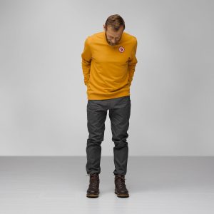 1960_Logo_Badge_Sweater_M_87163-161_C_MODEL_FJR