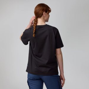 Fjallraven_Heavy_Classic_T-Shirt_W_14600188-550_F_MODEL_0678