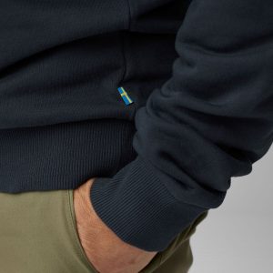 Fjallraven_Logo_Sweater_M_84142-555_G_MODEL_FJR