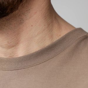 Multicolor_Logo_T-shirt_M_12600268-244_G_MODEL_0109