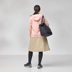 High_Coast_Tote_30_23200331-550_H_MODEL_1861