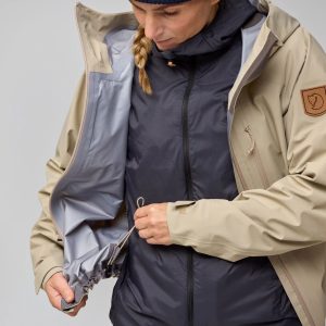 Keb_GTX_Jacket_W_14500177-118_M_MODEL_0260