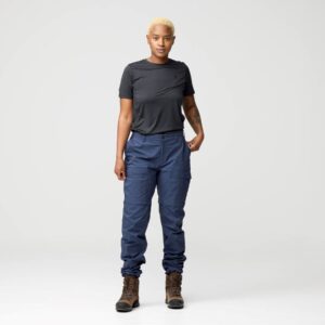 Abisko_Hybrid_Trail_Trs_Zip-off_W_14200214-560_C_MODEL_0844