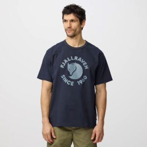 Fjallraven_Relaxed_T-Shirt_M_12600320-555_C_MODEL_1894