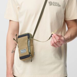 Vardag_Pocket_Small_23200338-620-221_H_MODEL_2045