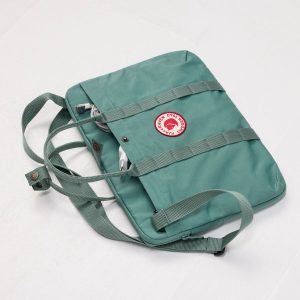 1960_Laptop_Bag_23200416-664_I_MODEL_1281