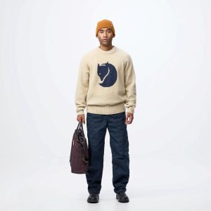 Fjallraven_Logo_Knit_Sweater_M_12600351-191_C_MODEL_1754