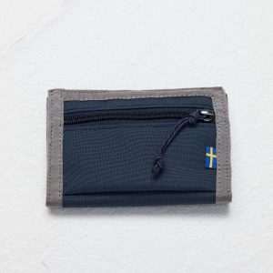 Vardag_Wallet_23100202-560_G_MODEL_2563