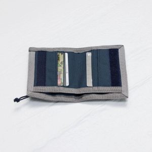 Vardag_Wallet_23100202-560_H_MODEL_0371